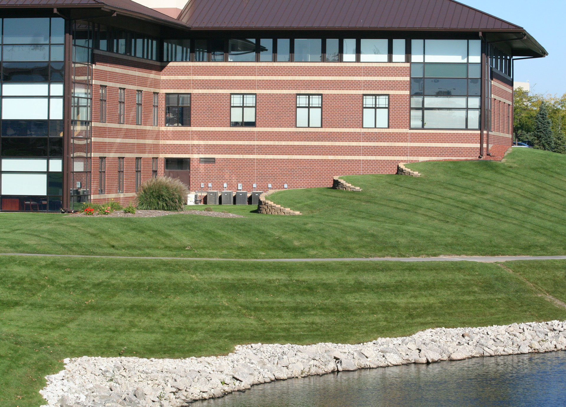 Commercial Property Maintenance in the Southwest Metro, Under One Agreement